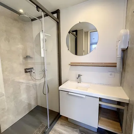 Holiday home Mobil-home Tout Confort 6 Pers, 3 Ch, 2 Sdb, Piscine, A 200m De La Plage, Plein Coeur De - Fr-1-361a-55 Jullouville-les-Pins